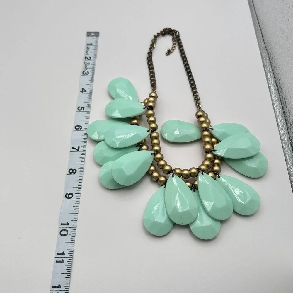 Vintage 90s Mint Green Teardrop‎ Beaded Bib Necklace Women's Classic Jewelry